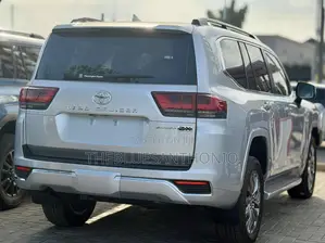 Toyota Land Cruiser 2024 Silver