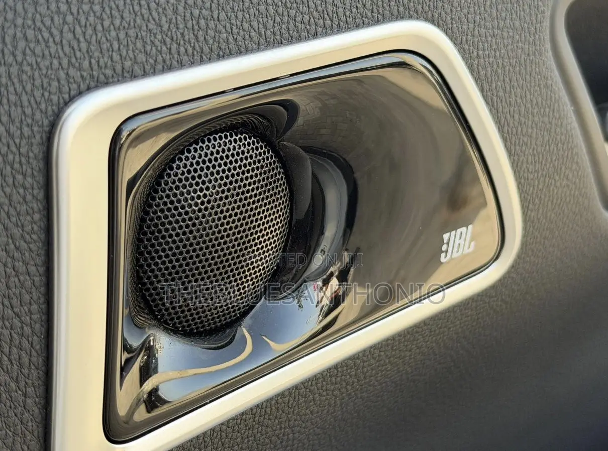 Toyota Land Cruiser 2024 Silver