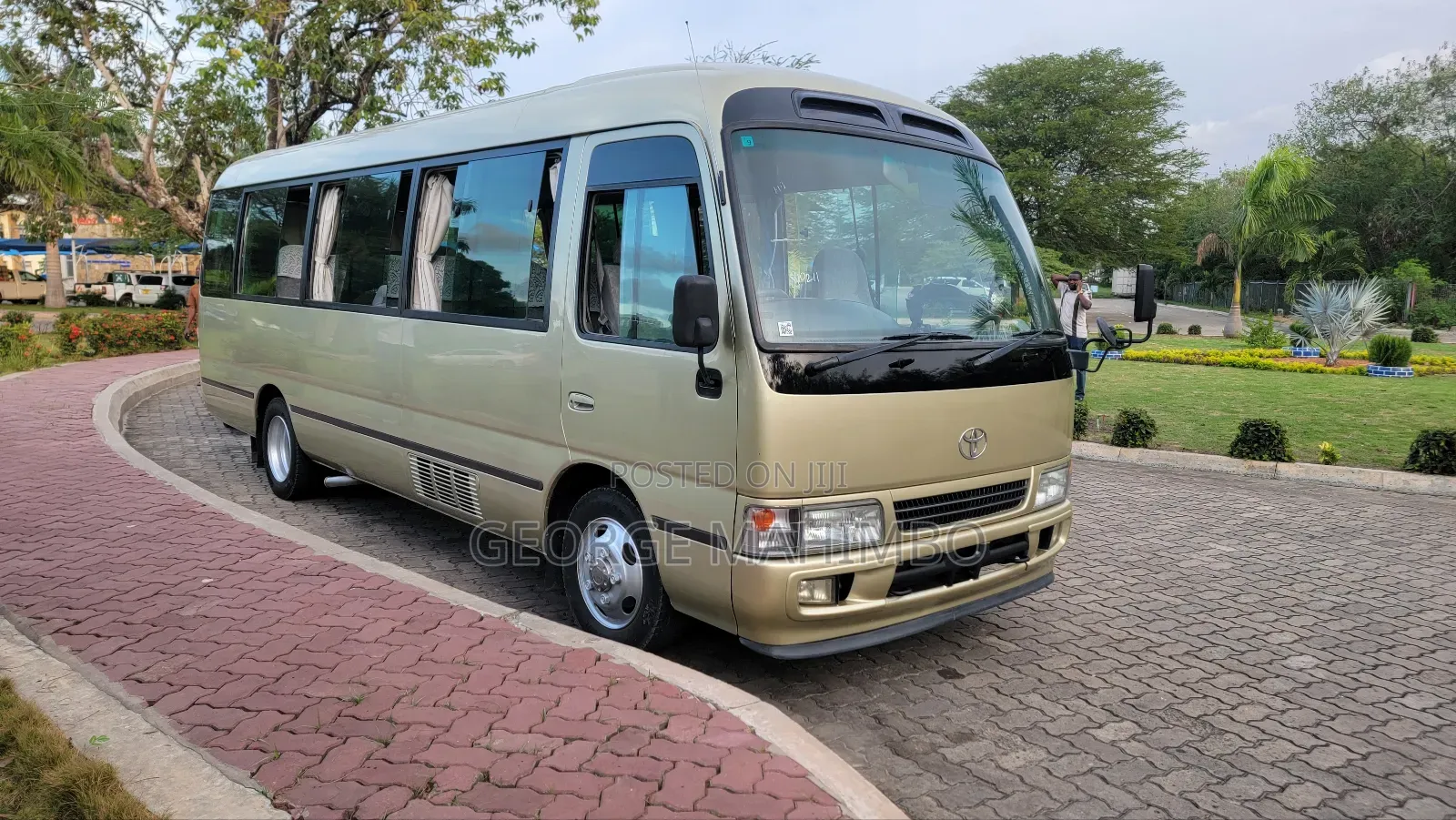 Toyota Coaster 2003 Gold