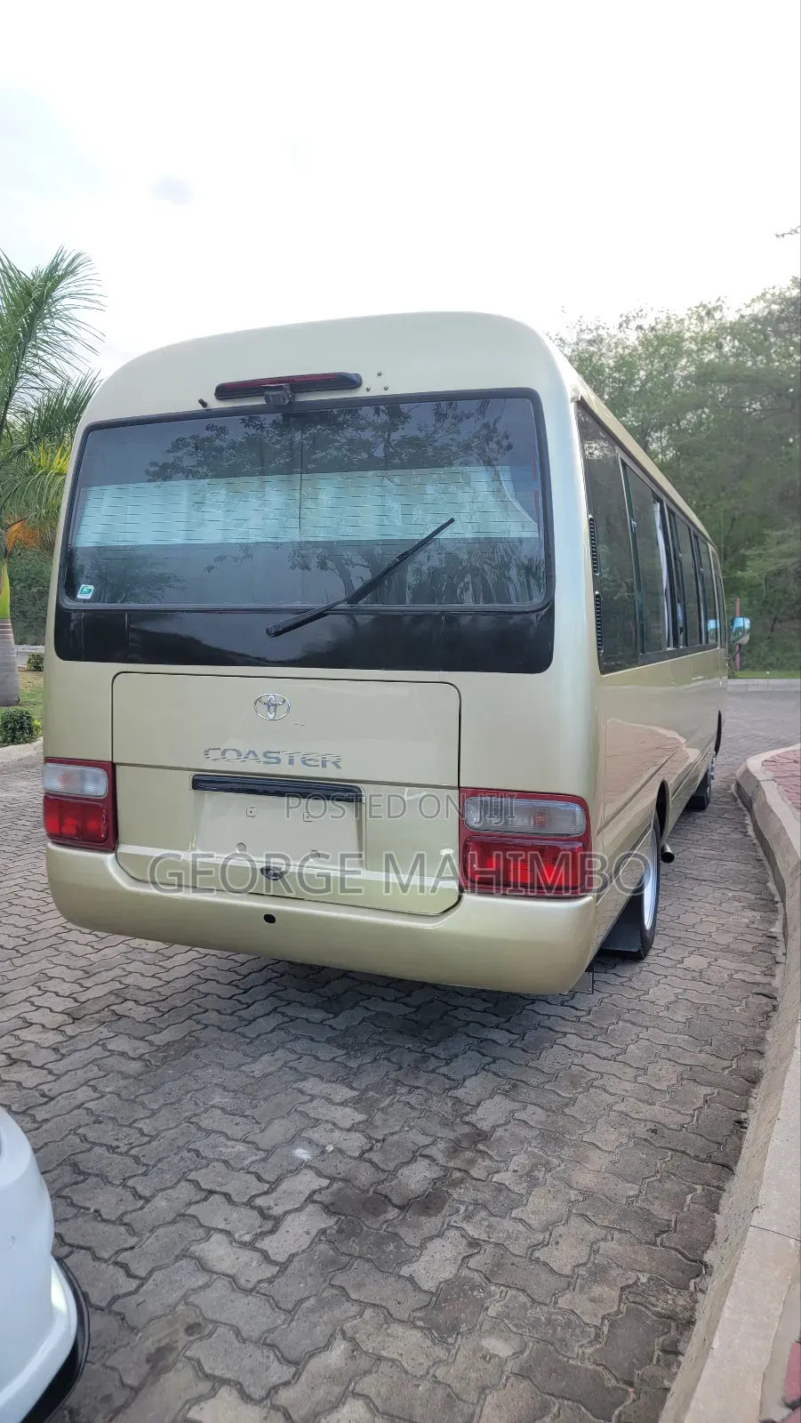 Toyota Coaster 2003 Gold
