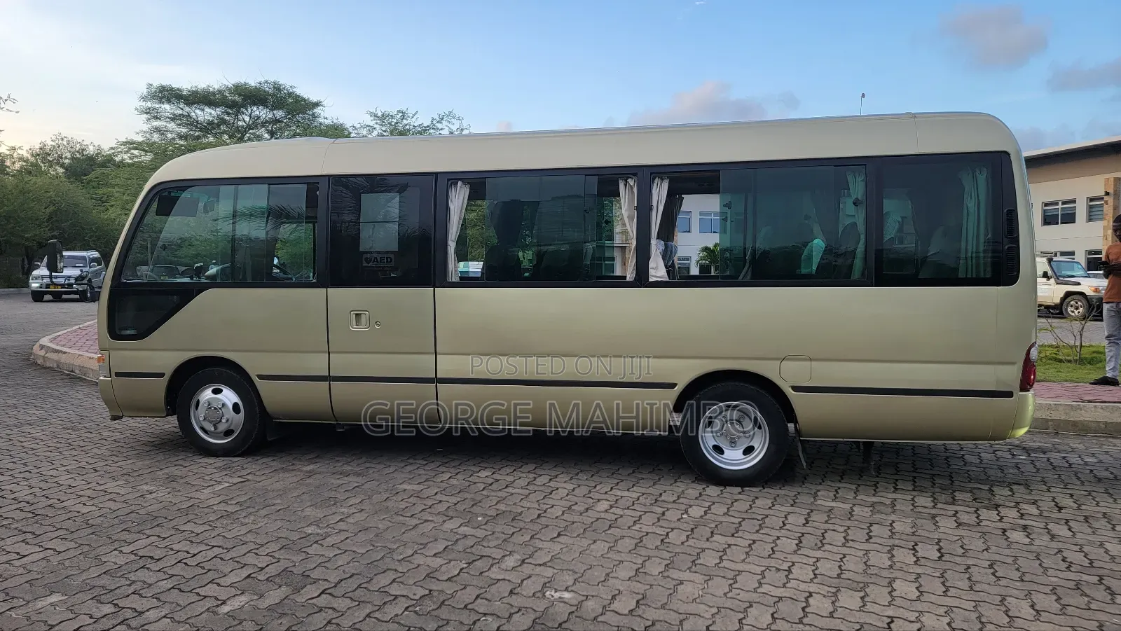 Toyota Coaster 2003 Gold