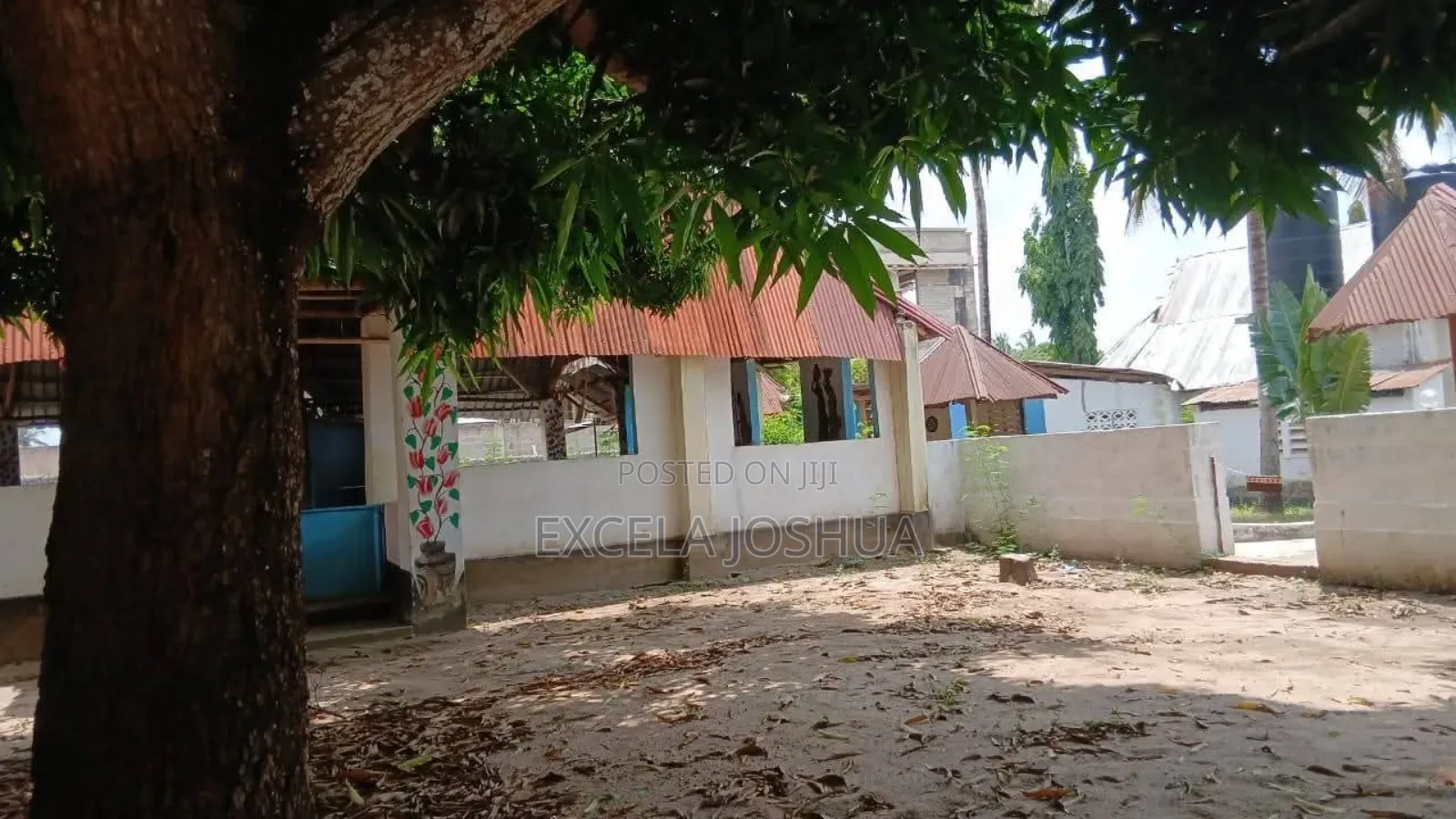 Eneo La Biashara Linauzwa Mwandege Camp Site