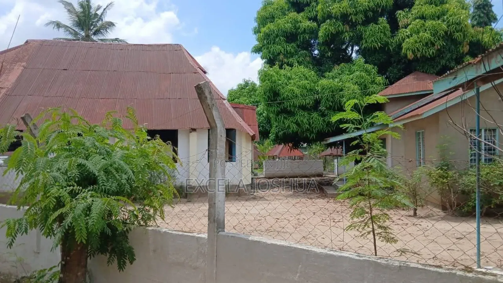 Eneo La Biashara Linauzwa Mwandege Camp Site