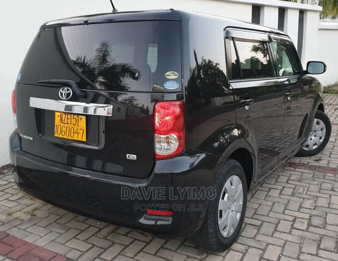 Toyota Corolla Rumion 2010 Black