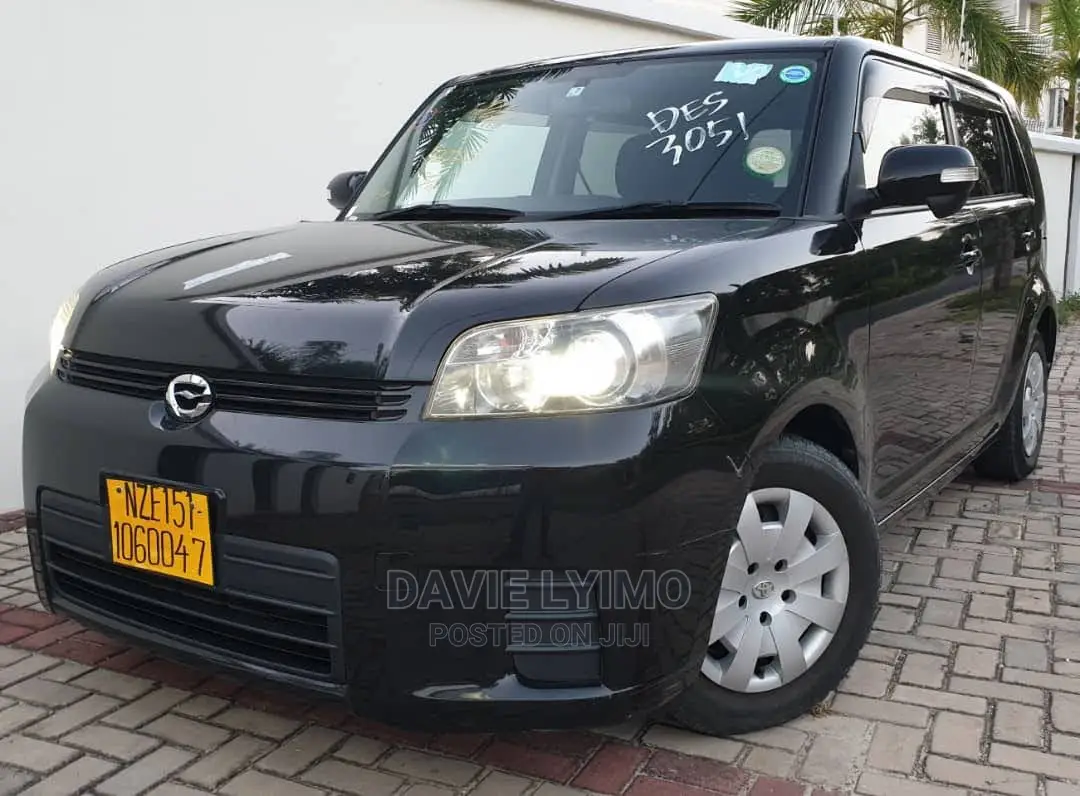 Toyota Corolla Rumion 2010 Black