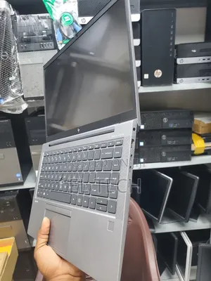 Laptop HP ZBook Firefly 14 G7 16GB Intel Core i7 SSD 256GB