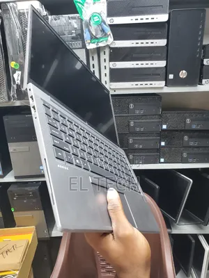 Laptop HP ZBook Firefly 14 G7 16GB Intel Core i7 SSD 256GB