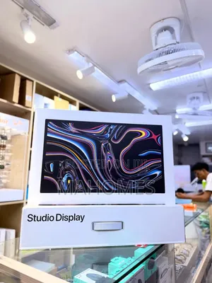 Apple Studio Display Model:A2525.