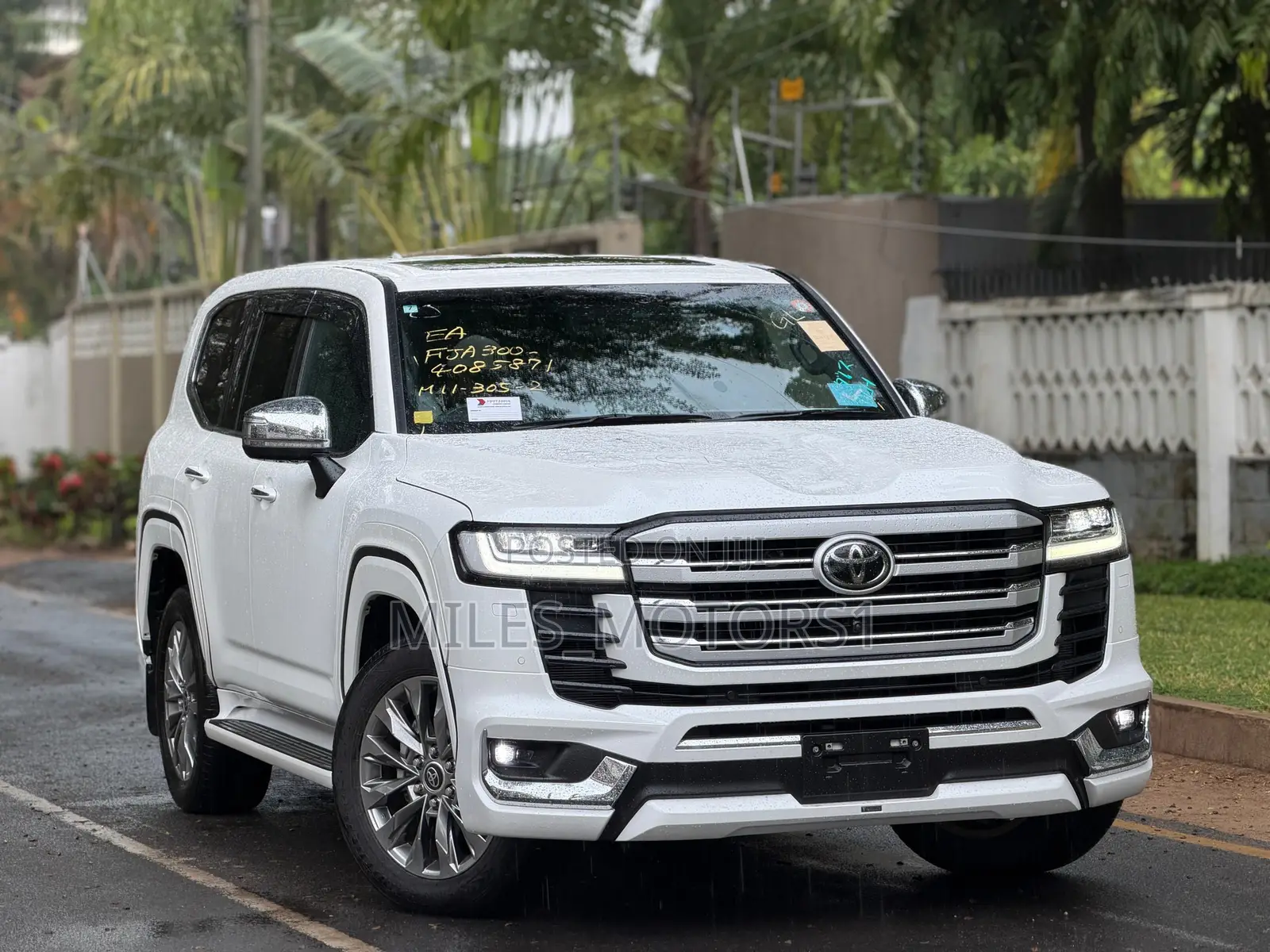 Toyota Land Cruiser 2024 White
