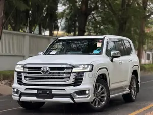 Toyota Land Cruiser 2024 White
