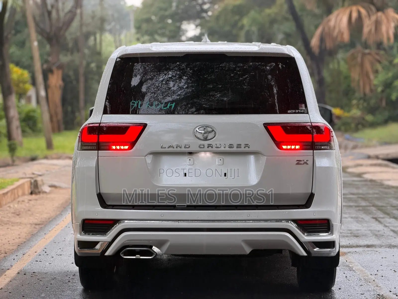 Toyota Land Cruiser 2024 White