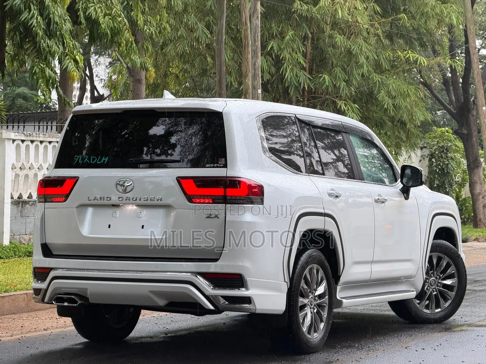 Toyota Land Cruiser 2024 White