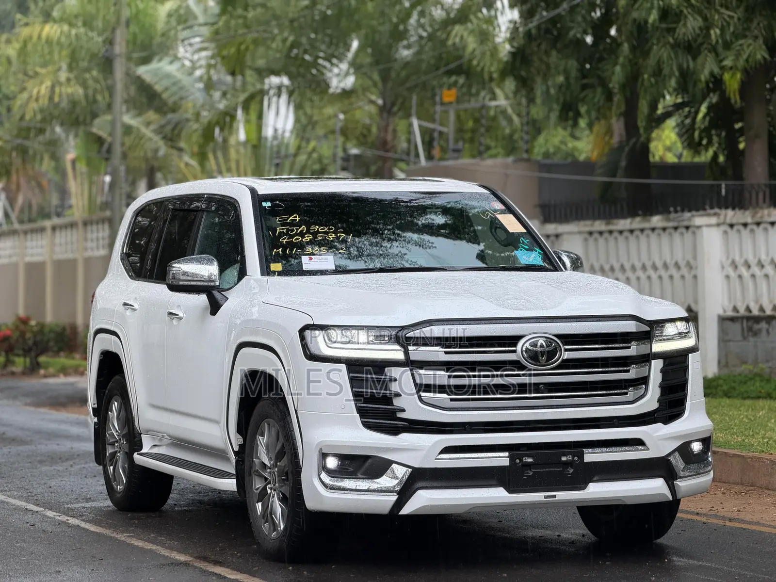 Toyota Land Cruiser 2024 White