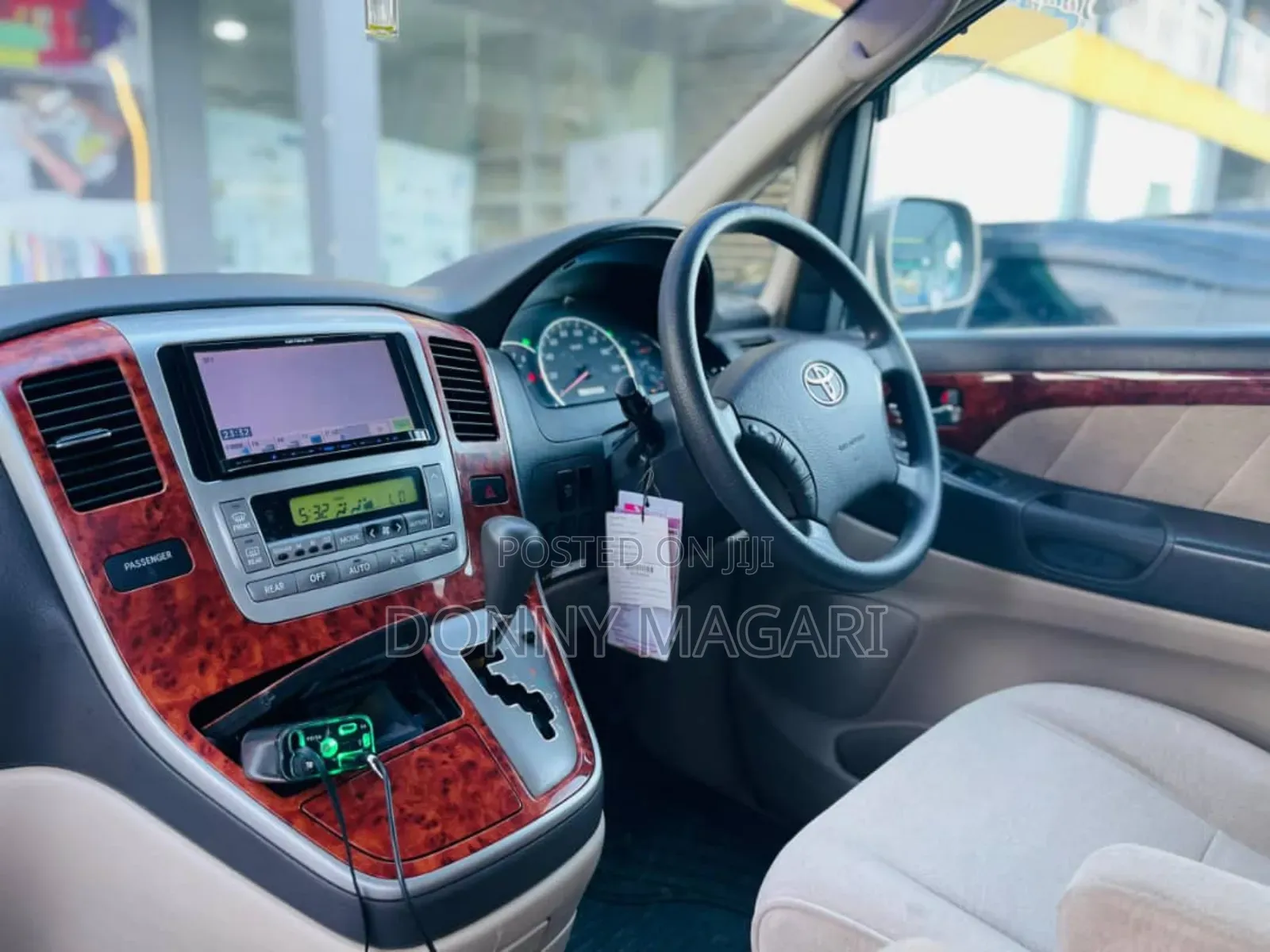 Toyota Alphard 2005 Gold