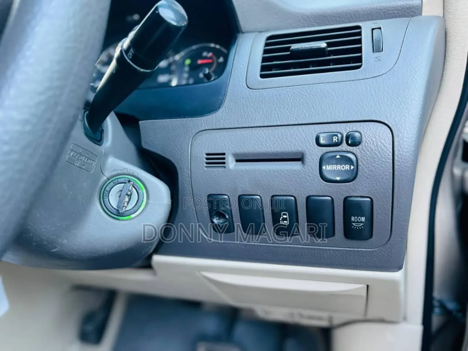 Toyota Alphard 2005 Gold