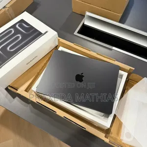 Laptop Apple Macbook Pro 2025 M5 14-inch 16GB Apple M5 SSD 512GB