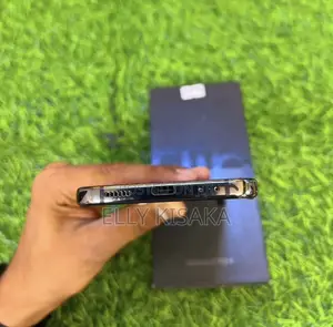 New Samsung Galaxy Z Flip4 256 GB Black