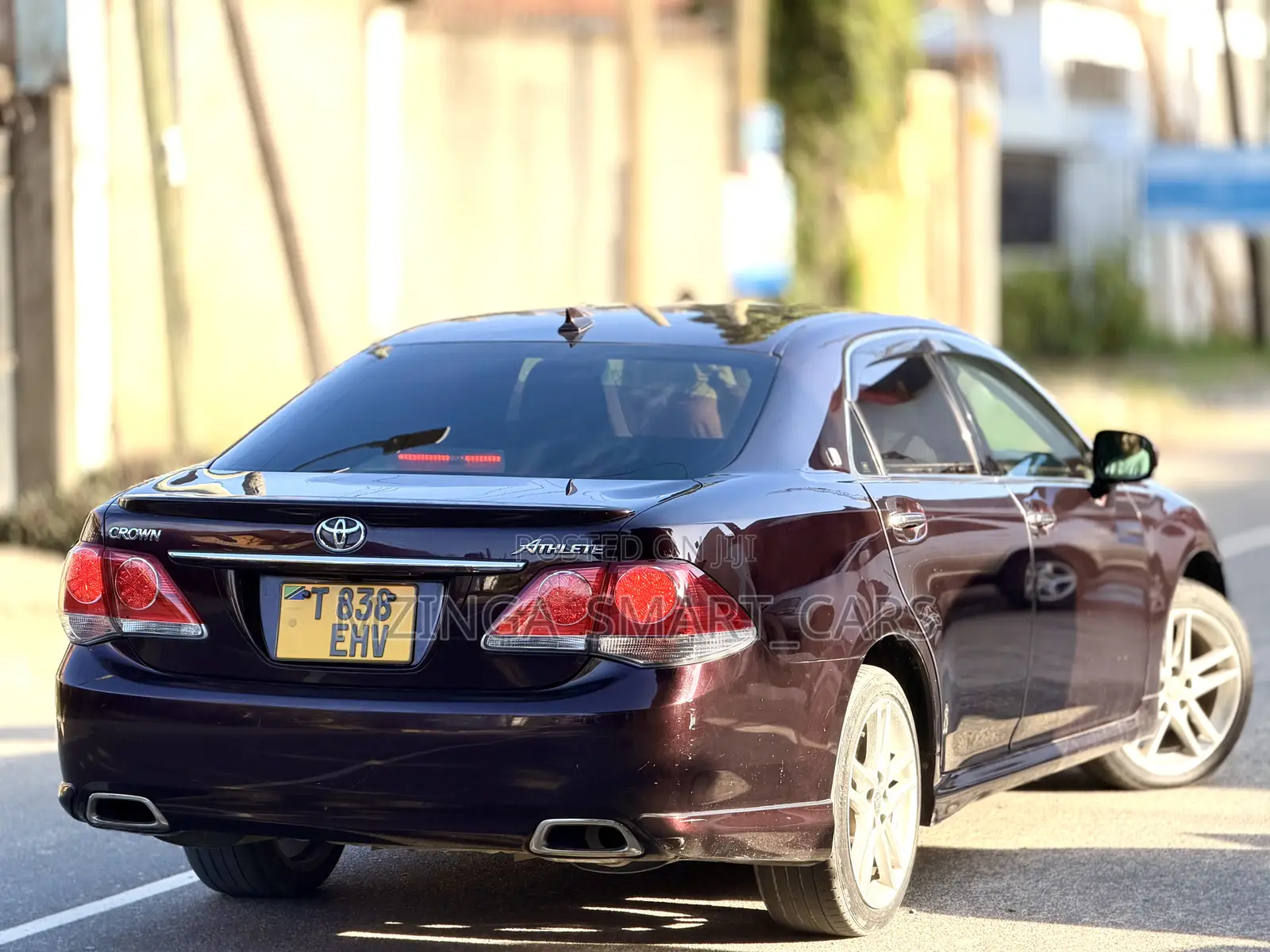 Toyota Crown 2011 Maroon