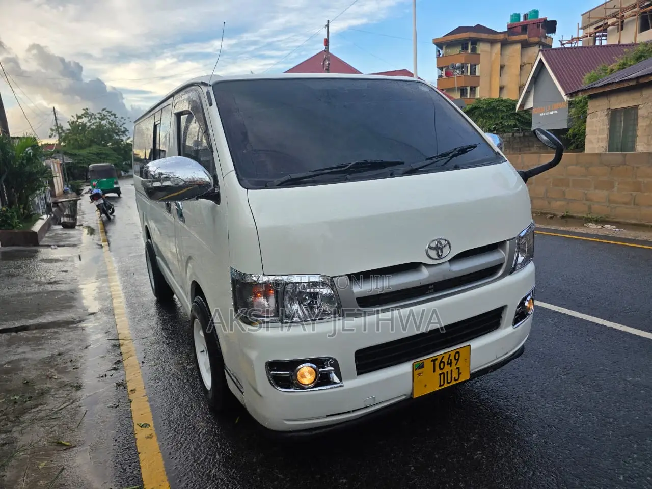 Toyota Quantum 2006 White