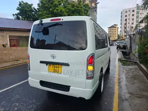 Toyota Quantum 2006 White