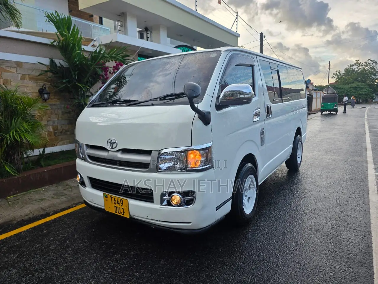Toyota Quantum 2006 White