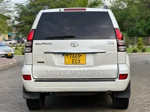 Toyota Land Cruiser Prado 2006 White