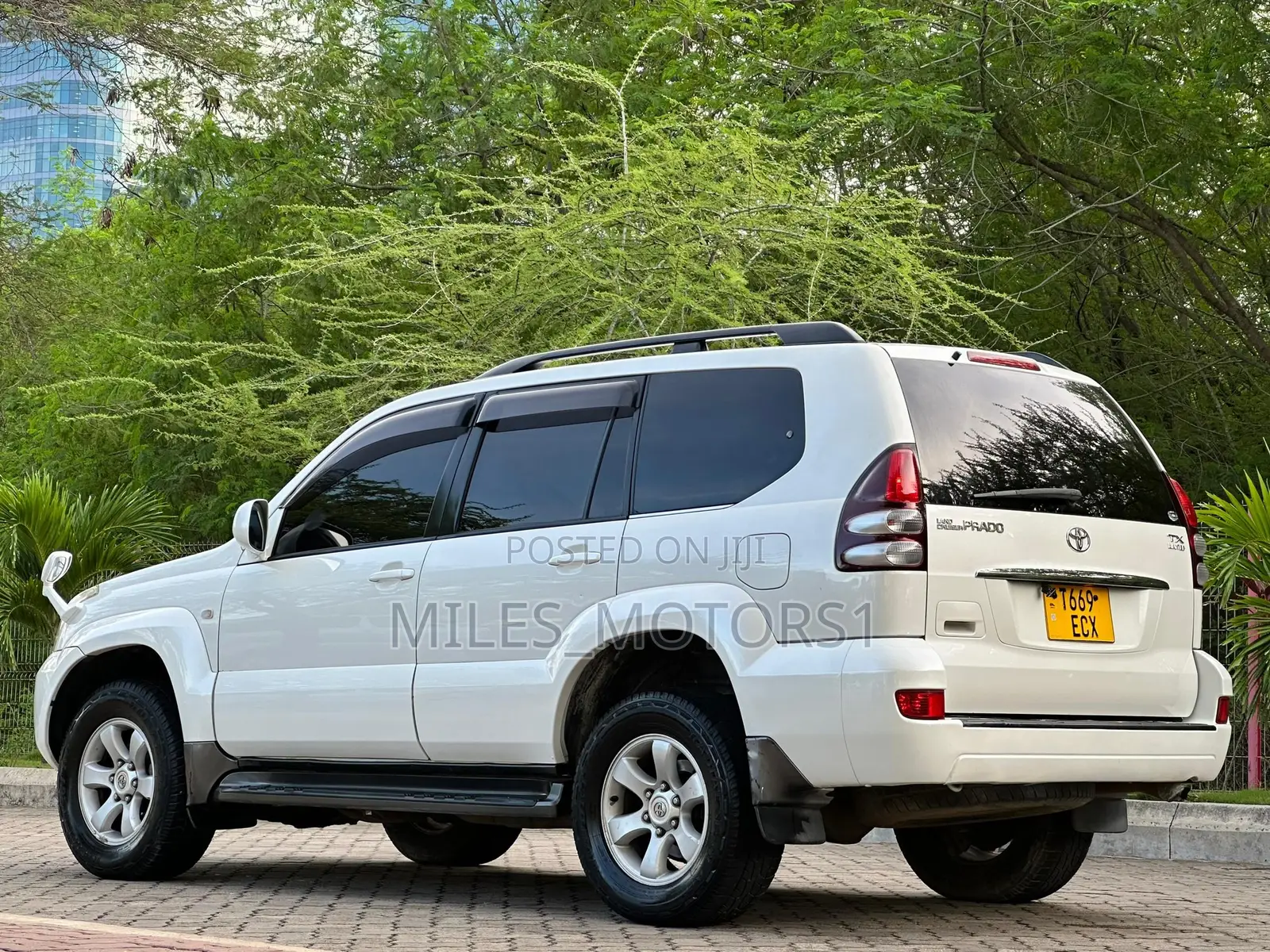 Toyota Land Cruiser Prado 2006 White