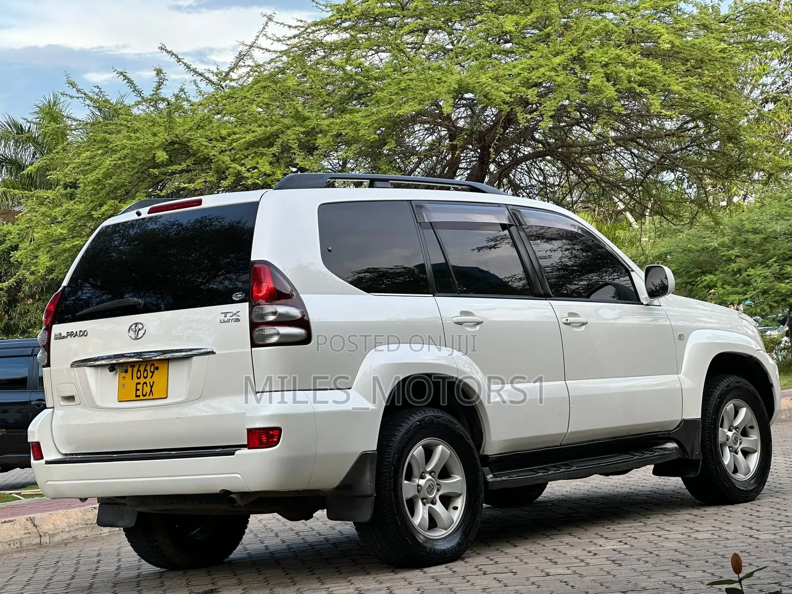 Toyota Land Cruiser Prado 2006 White