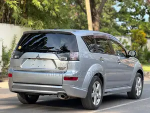 Mitsubishi Outlander 2009 Silver