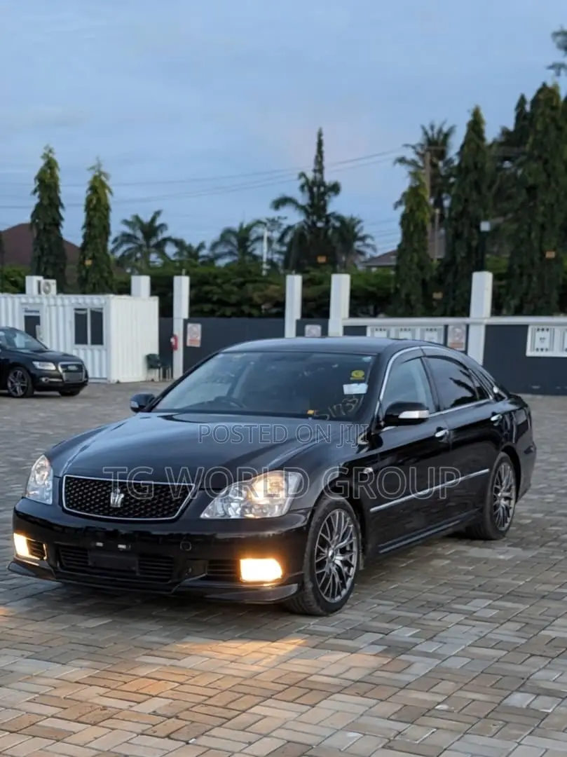 Toyota Crown 2005 Black
