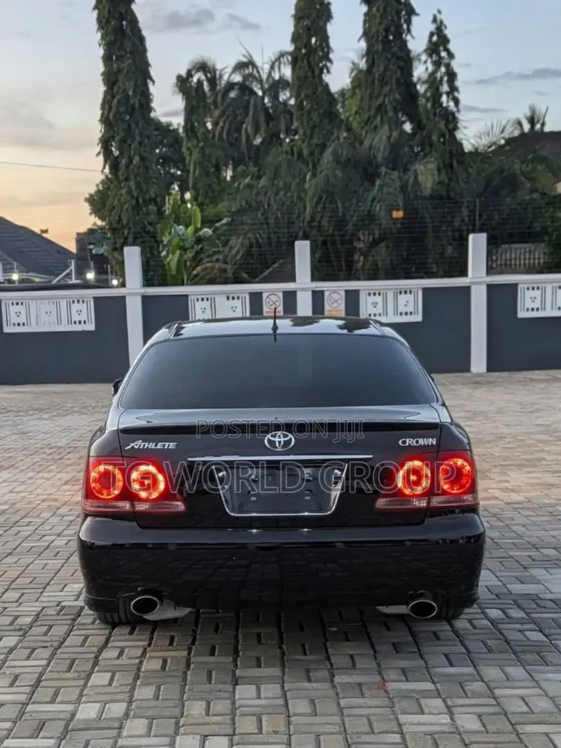 Toyota Crown 2005 Black