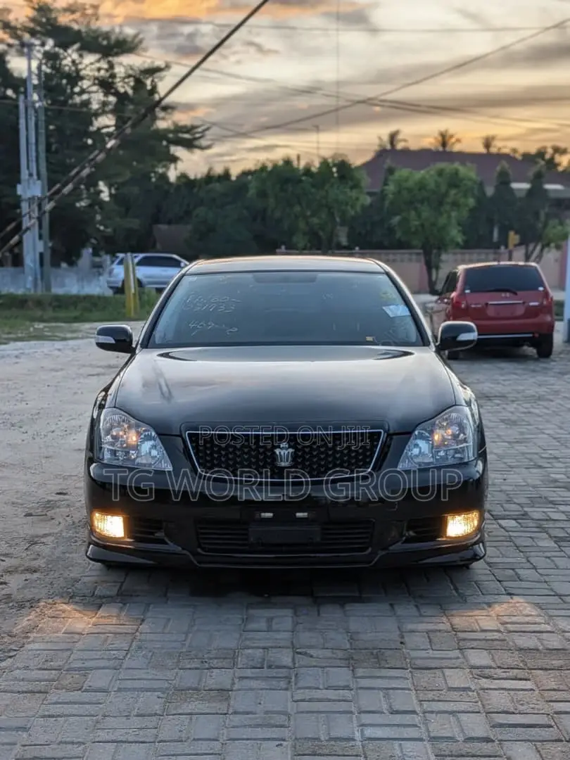 Toyota Crown 2005 Black