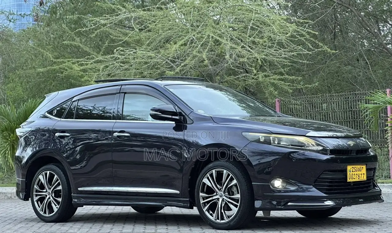 Toyota Harrier 2.0 2015 Black