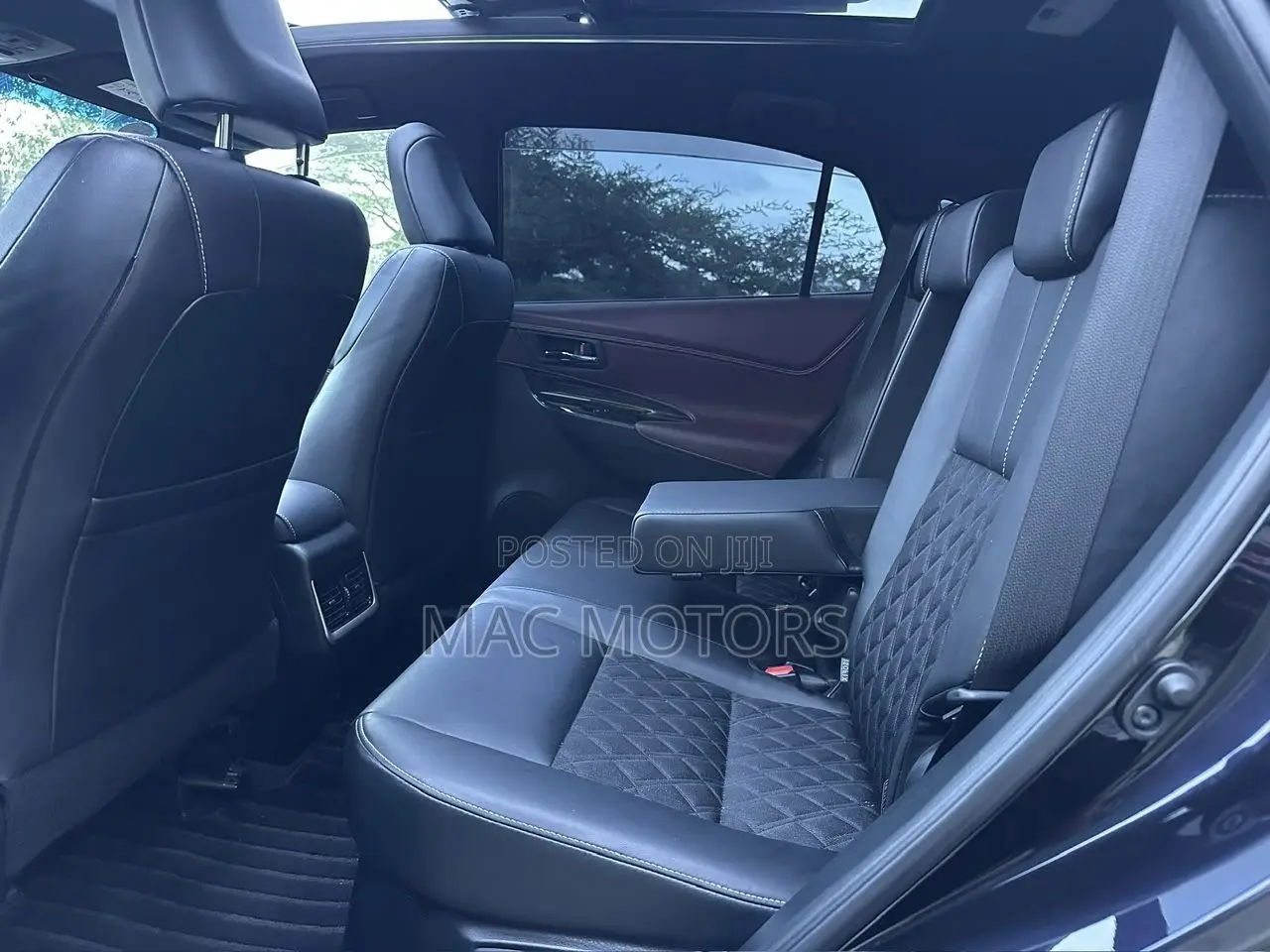 Toyota Harrier 2.0 2015 Black