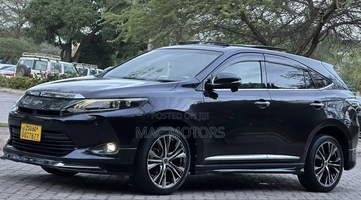Toyota Harrier 2.0 2015 Black