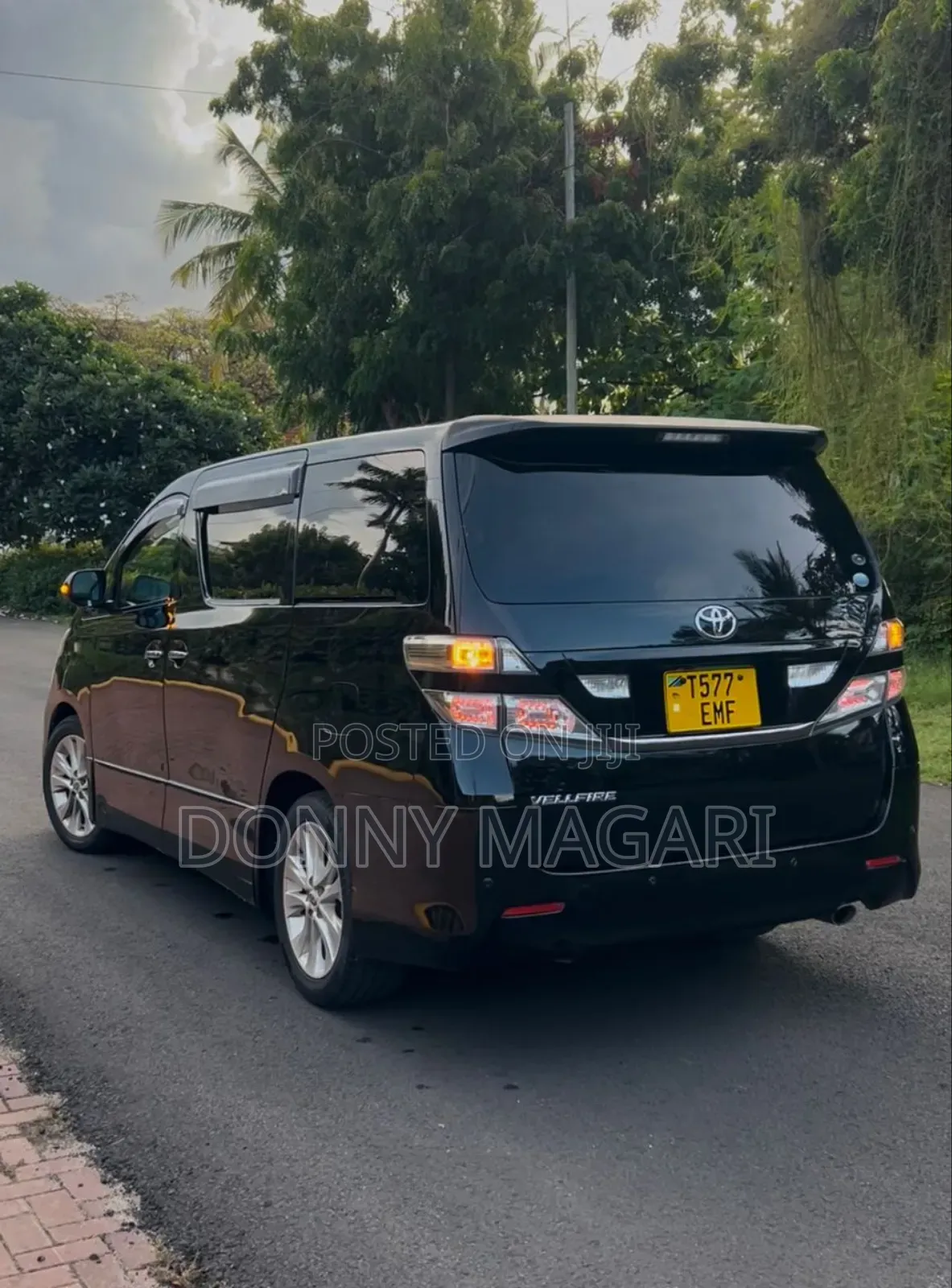 Toyota Vellfire 2010 Black