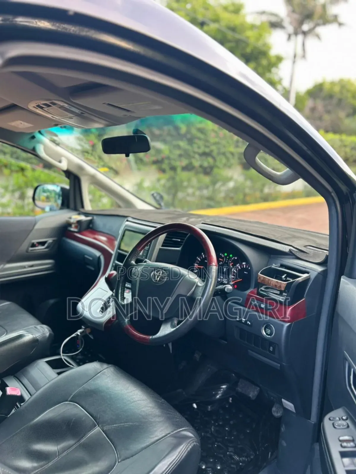 Toyota Vellfire 2010 Black