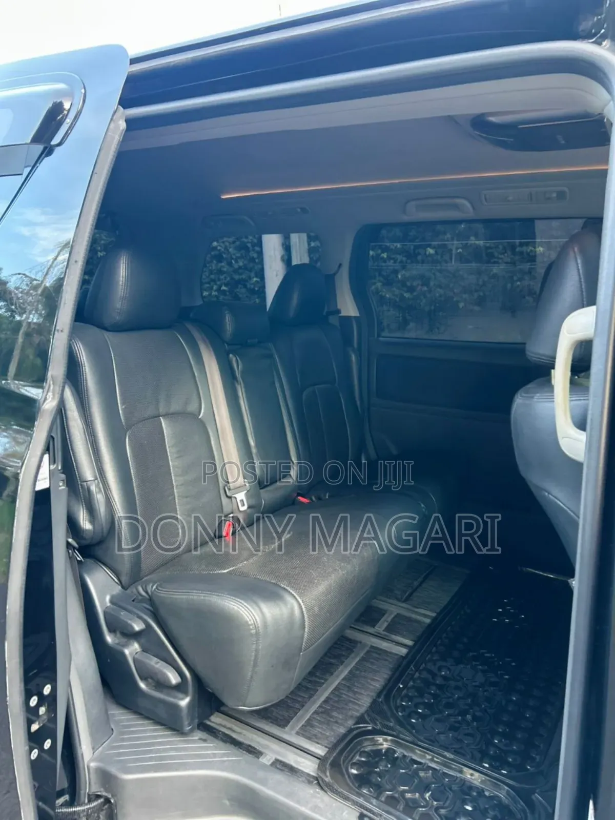 Toyota Vellfire 2010 Black