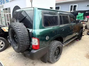 Nissan Patrol 2004 Blue