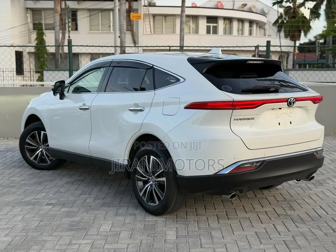 Toyota Harrier 2.0 2020 White