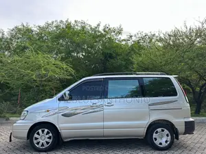 Toyota Noah 2001 Silver