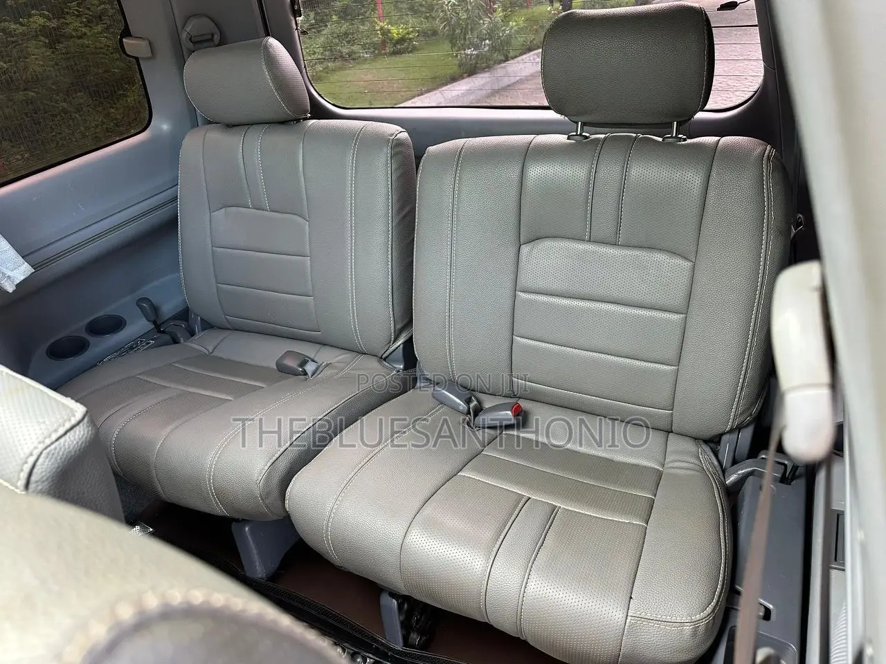Toyota Noah 2001 Silver