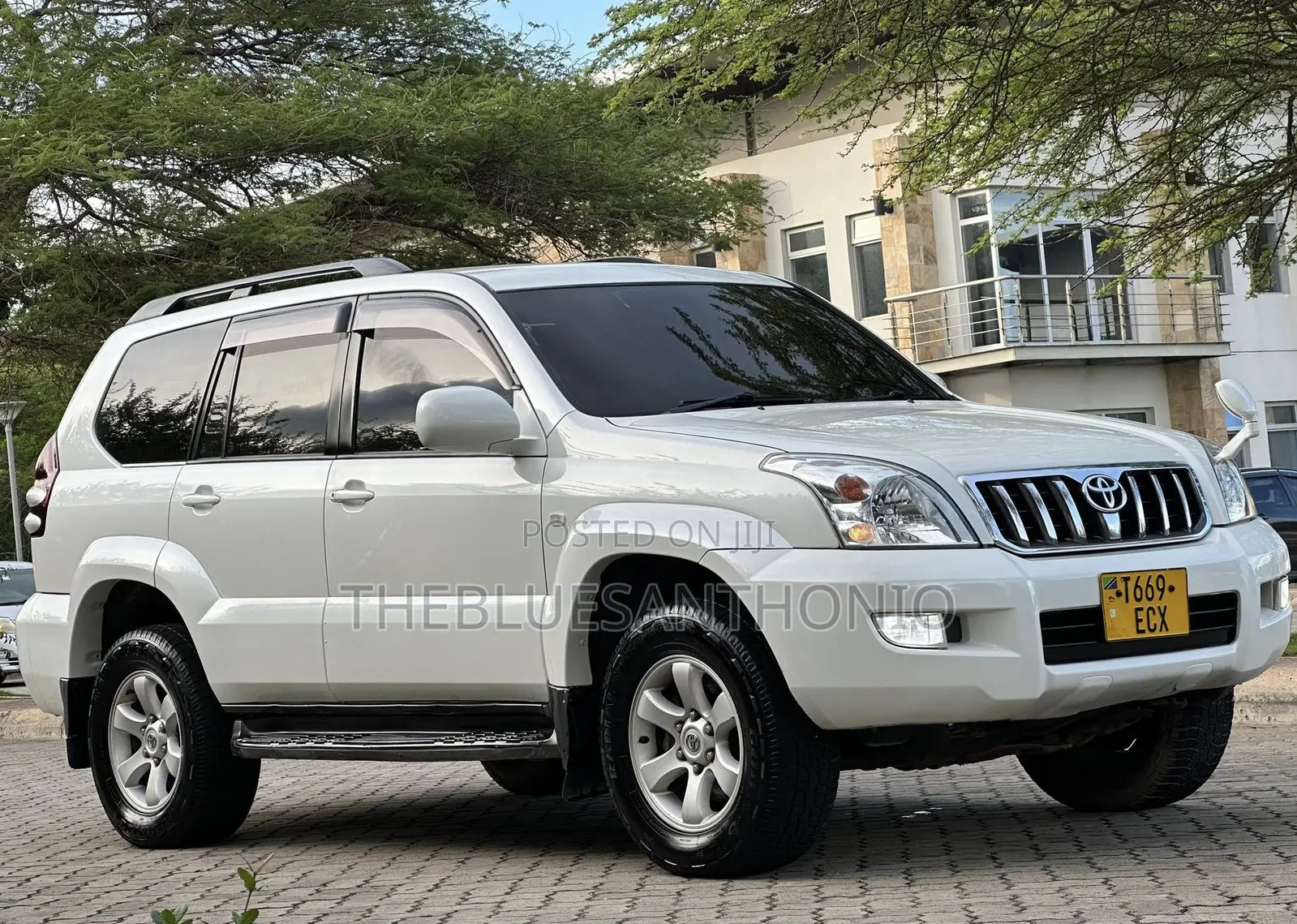 Toyota Land Cruiser Prado 2006 White