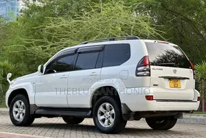 Toyota Land Cruiser Prado 2006 White