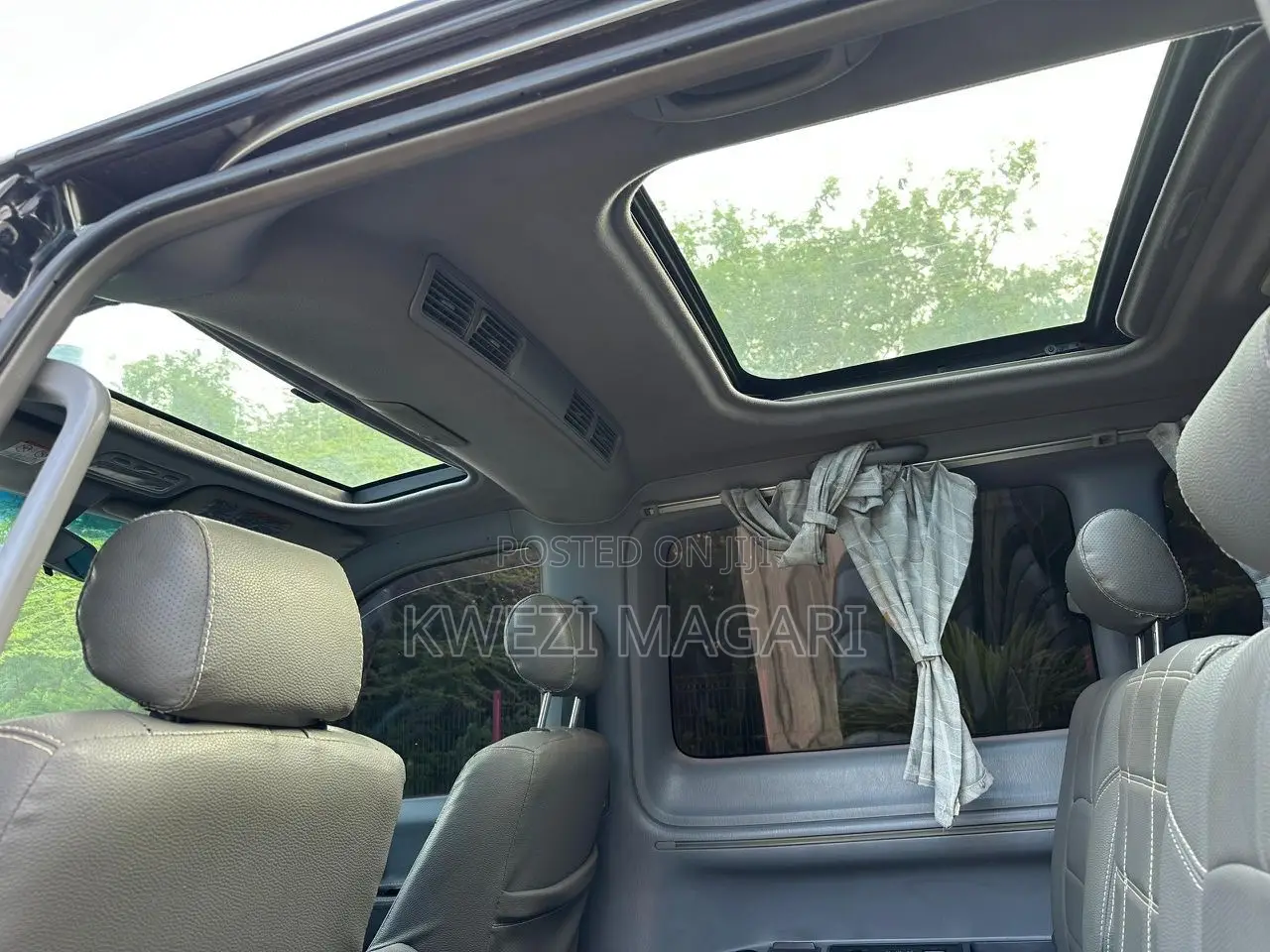 Toyota Noah 2003 Silver