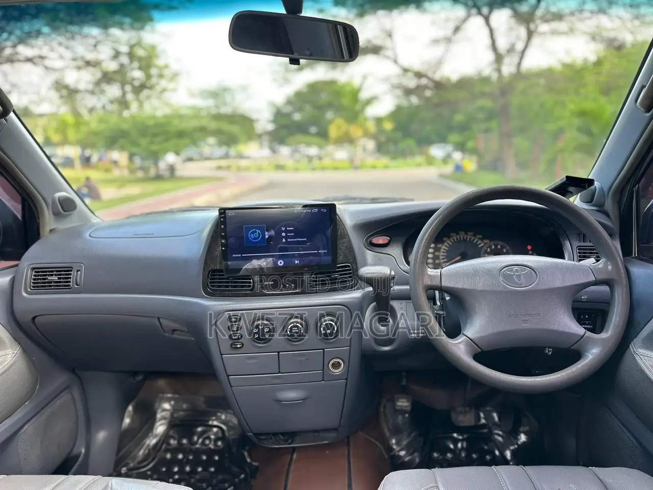 Toyota Noah 2003 Silver