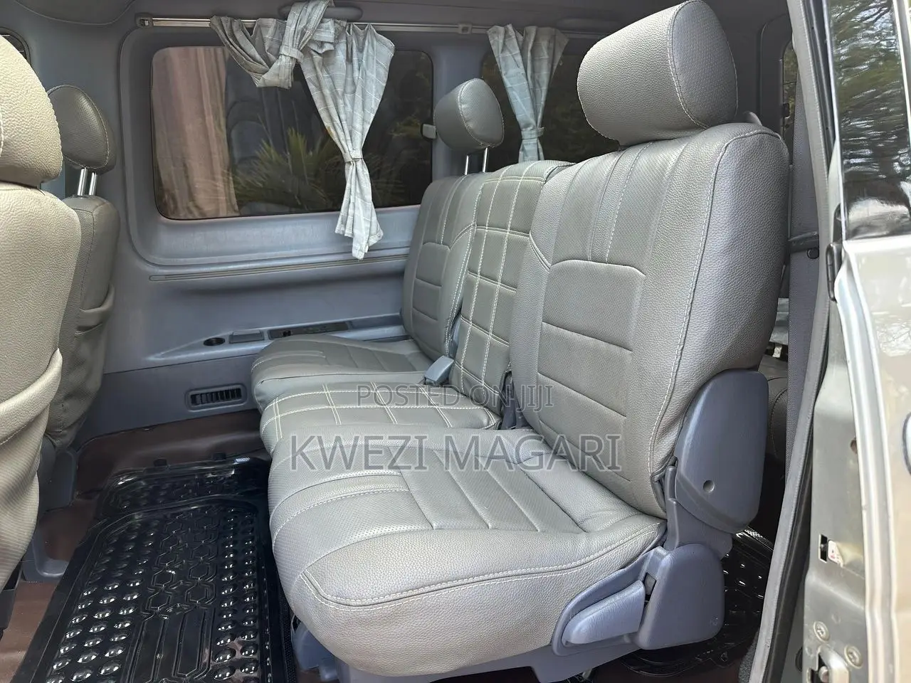 Toyota Noah 2003 Silver