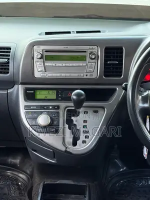 Toyota Wish 2007 Silver
