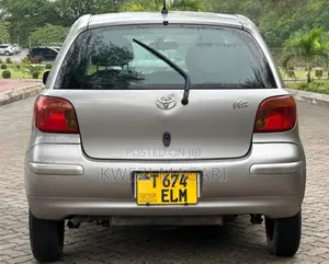 Toyota Vitz 2005 Gray