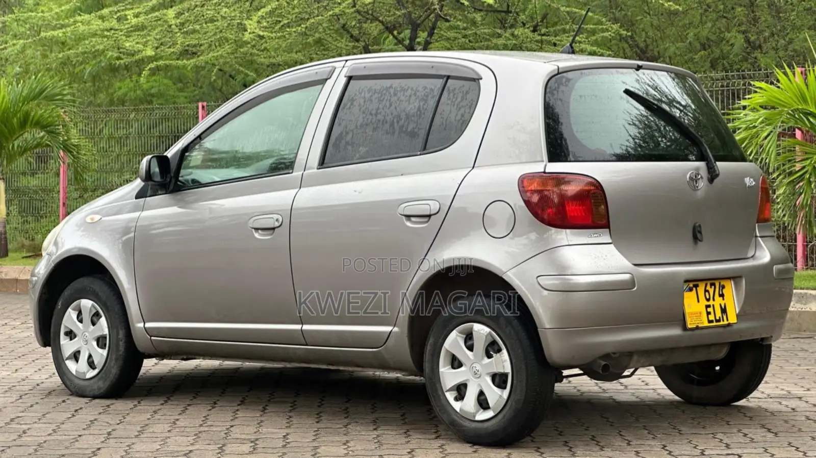 Toyota Vitz 2005 Gray
